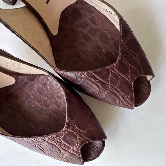 Vera Wang Collection Chocolate Brown Crocodile Slingback Peep Toe Heels - Picture 4 of 14